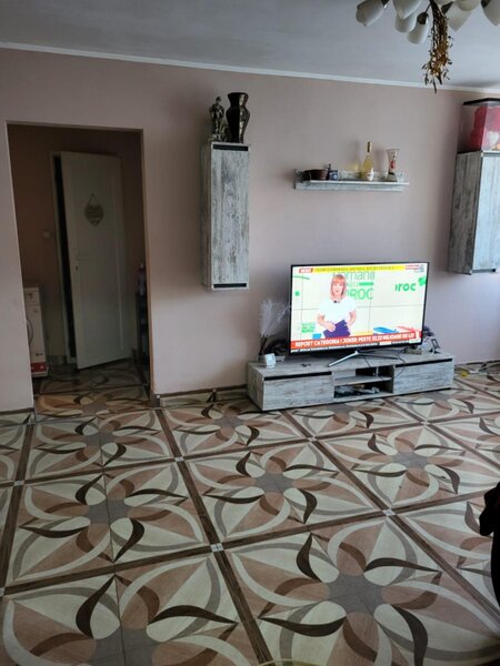 Trei camere cartierul Dr. Taberei, zona metrou Raul Doamnei.