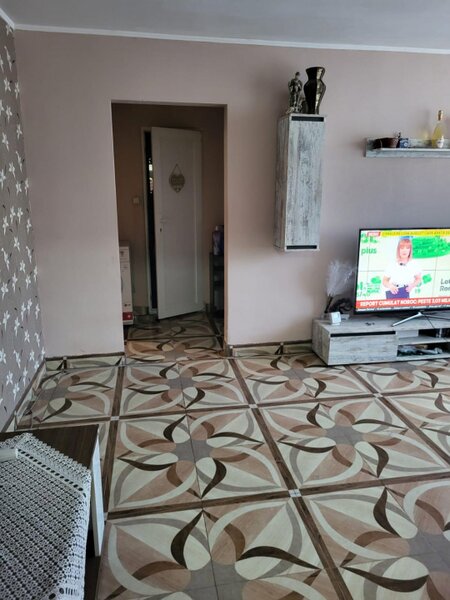 Trei camere cartierul Dr. Taberei, zona metrou Raul Doamnei.